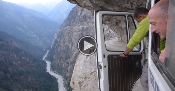 The World’s Most Dangerous Bus Ride. Amazing!