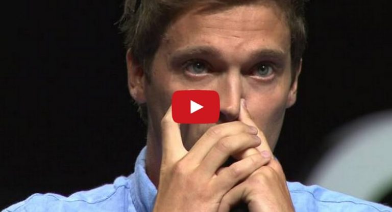 This Guy Pulled Out A Microphone And Did This Amazing Thing That Left The Audience Speechless