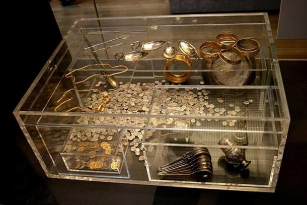 Hoxne Hoard lucky discoveries Lucky Discoveries That Made People Rich